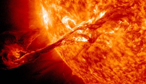 Big-Sunspot-Unleashes-Intense-Solar-Flare-At-Earth